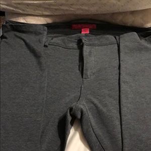 PURE ENERGY SKINNY JEGGINS